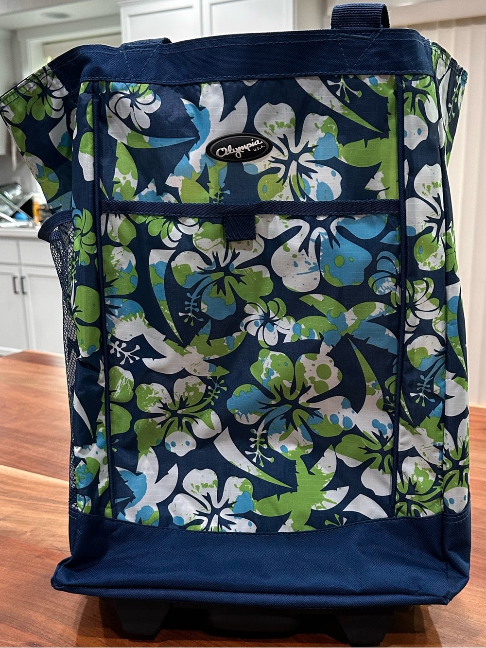 Olympia USA Rolling shopper Tote Bag Hawaiian Hibiscus print